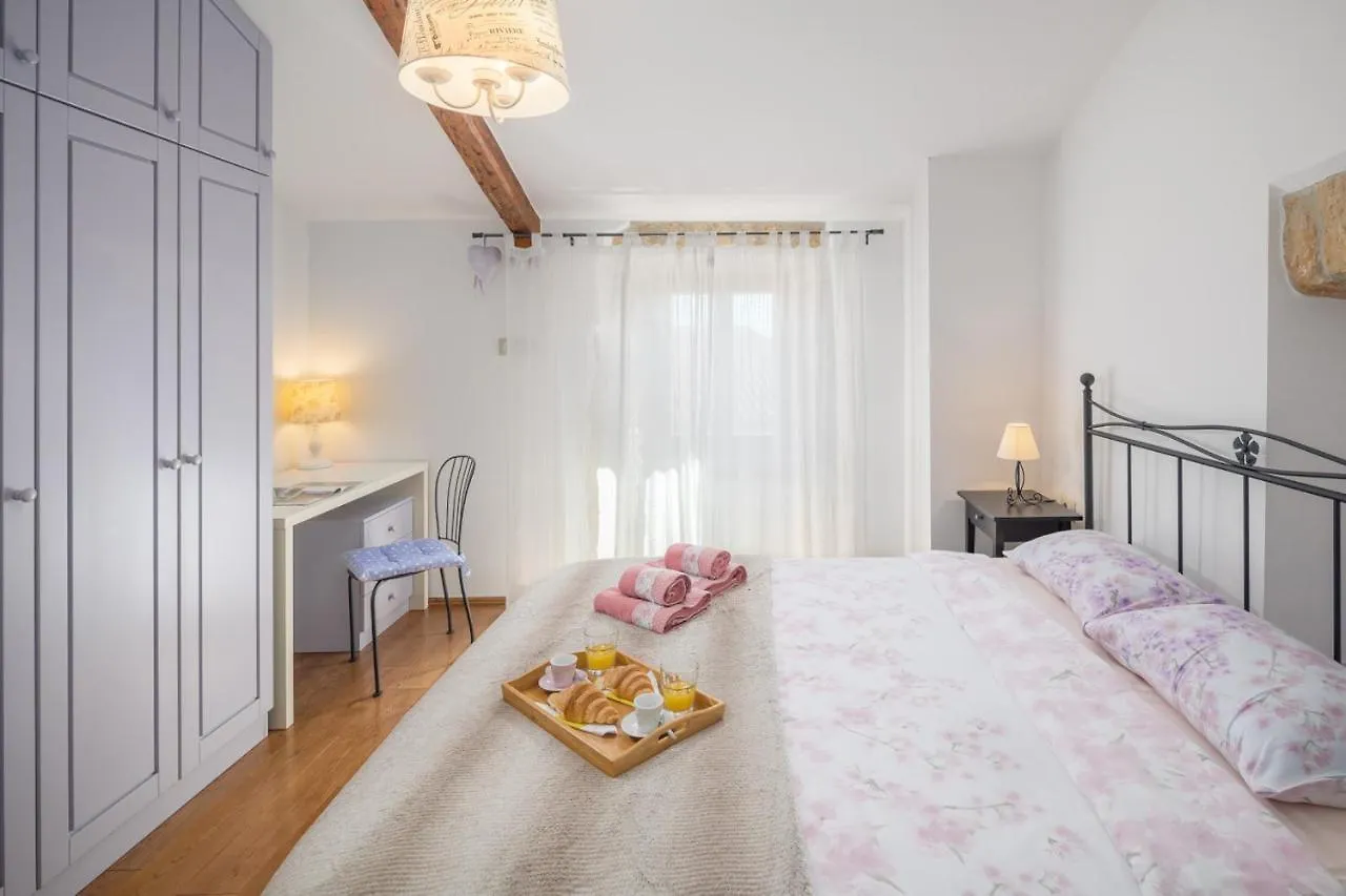 Casa Vita Holiday Home Porec 0*,