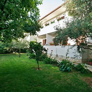 Nerina Apartment